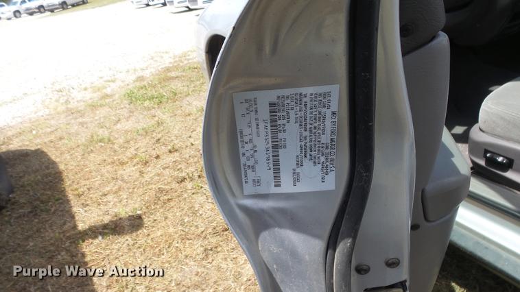 image for item EX9213 2003 Ford Taurus