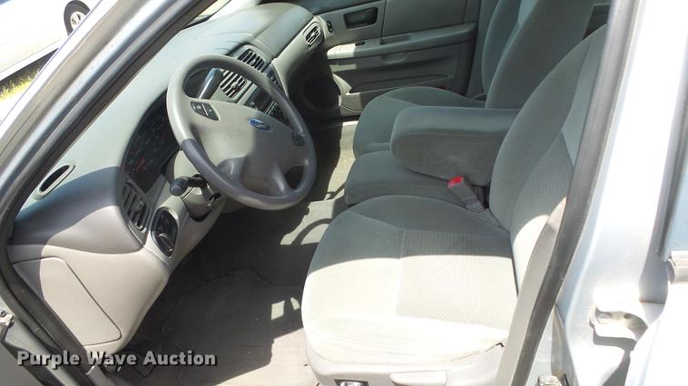 image for item EX9213 2003 Ford Taurus
