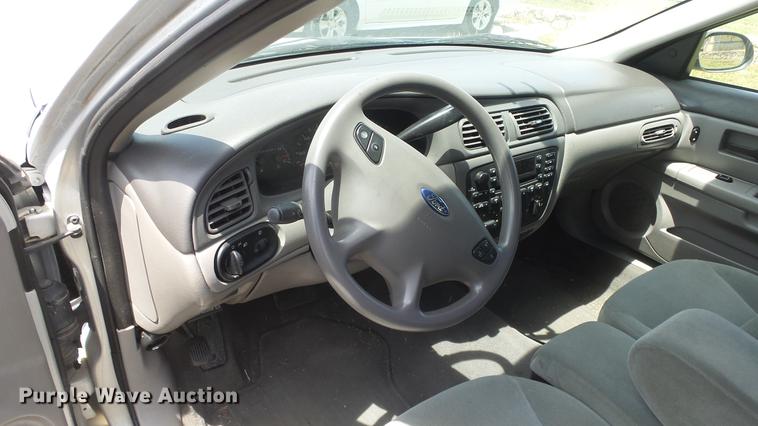 image for item EX9213 2003 Ford Taurus