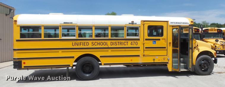 image for item EX9215 2001 International school bus