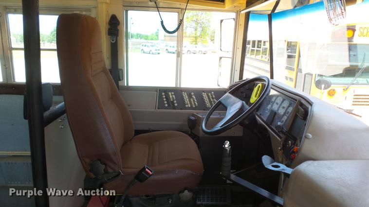 image for item EX9215 2001 International school bus
