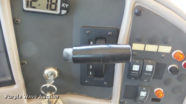 image for item EX9215 2001 International school bus