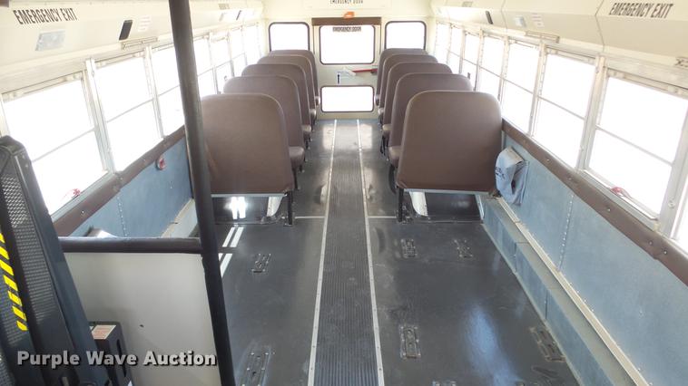 image for item EX9215 2001 International school bus