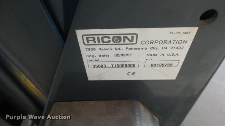 image for item EX9215 2001 International school bus