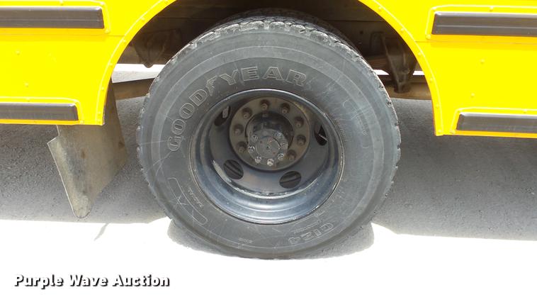 image for item EX9215 2001 International school bus