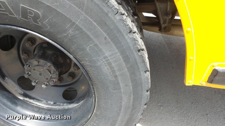 image for item EX9215 2001 International school bus