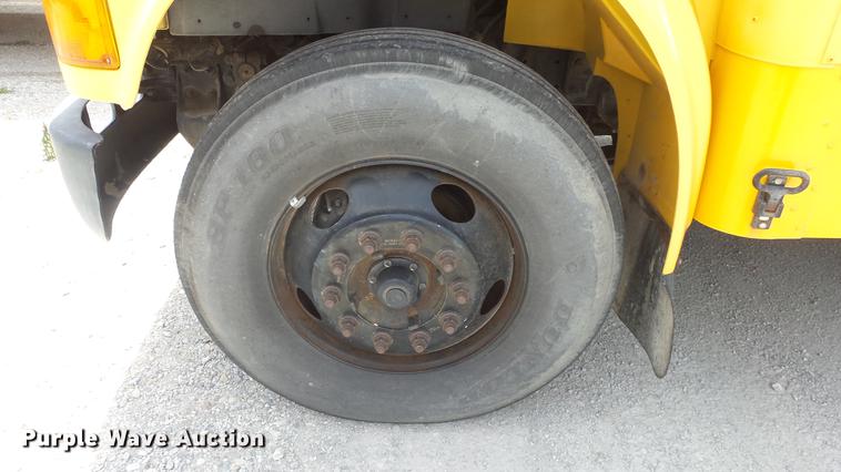 image for item EX9215 2001 International school bus