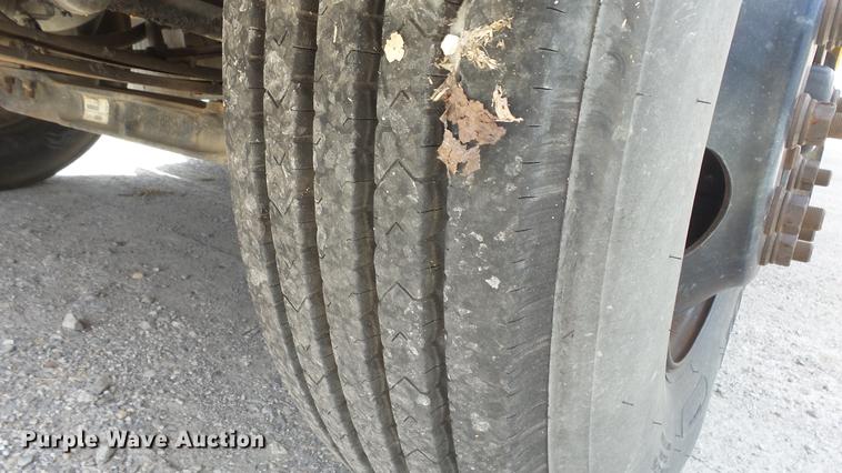 image for item EX9215 2001 International school bus