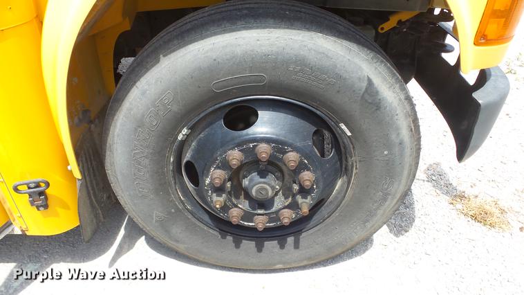 image for item EX9215 2001 International school bus