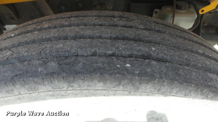 image for item EX9215 2001 International school bus