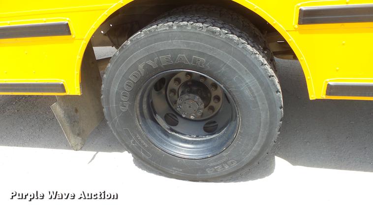 image for item EX9215 2001 International school bus