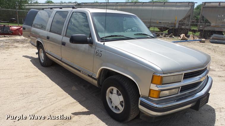 image for item EX9225 1999 Chevrolet Suburban C1500 SUV