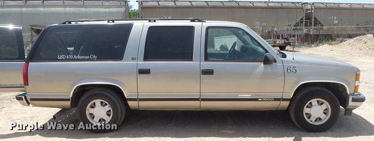 image for item EX9225 1999 Chevrolet Suburban C1500 SUV