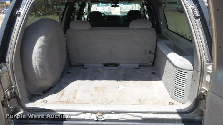 image for item EX9225 1999 Chevrolet Suburban C1500 SUV