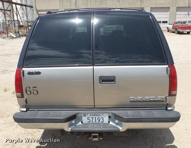 image for item EX9225 1999 Chevrolet Suburban C1500 SUV