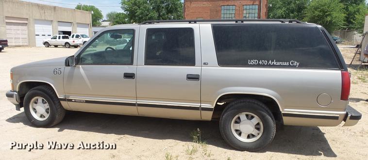 image for item EX9225 1999 Chevrolet Suburban C1500 SUV