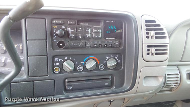 image for item EX9225 1999 Chevrolet Suburban C1500 SUV