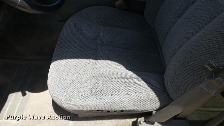 image for item EX9225 1999 Chevrolet Suburban C1500 SUV