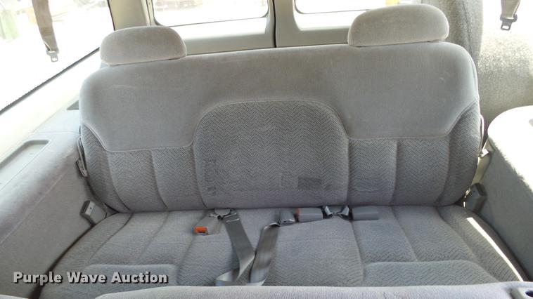 image for item EX9225 1999 Chevrolet Suburban C1500 SUV
