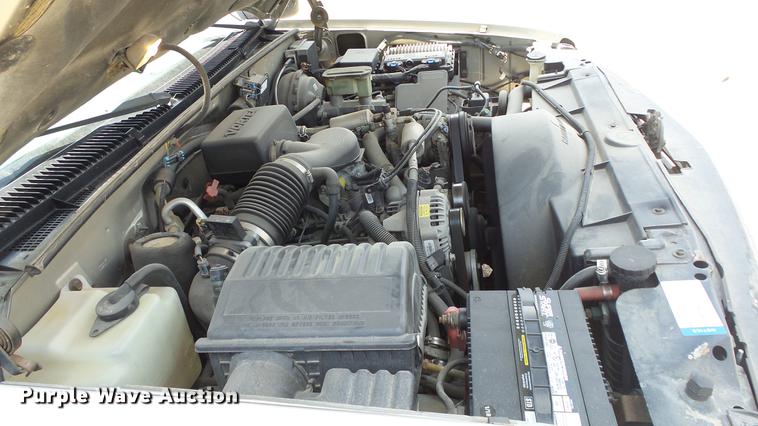 image for item EX9225 1999 Chevrolet Suburban C1500 SUV