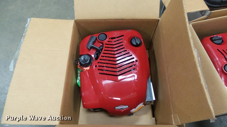 image for item EX9233 (7) Briggs & Stratton 190cc gas engine