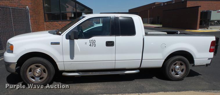 image for item EX9235 2004 Ford F150 SuperCab pickup truck