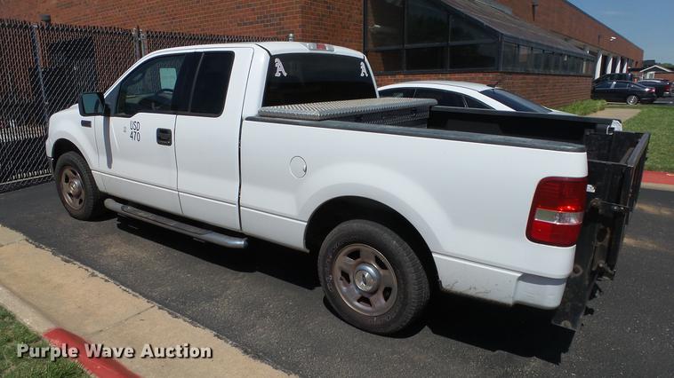 image for item EX9235 2004 Ford F150 SuperCab pickup truck