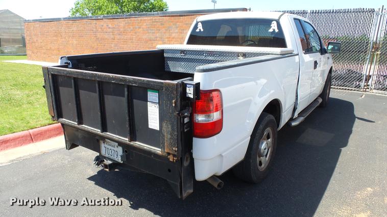 image for item EX9235 2004 Ford F150 SuperCab pickup truck