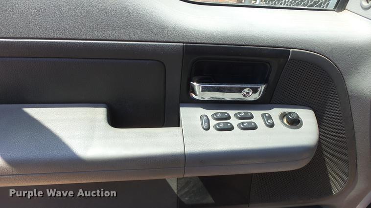 image for item EX9235 2004 Ford F150 SuperCab pickup truck