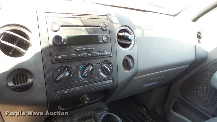 image for item EX9235 2004 Ford F150 SuperCab pickup truck