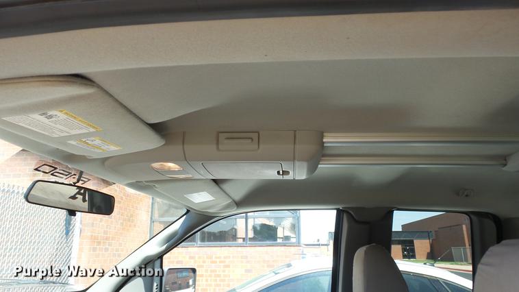 image for item EX9235 2004 Ford F150 SuperCab pickup truck