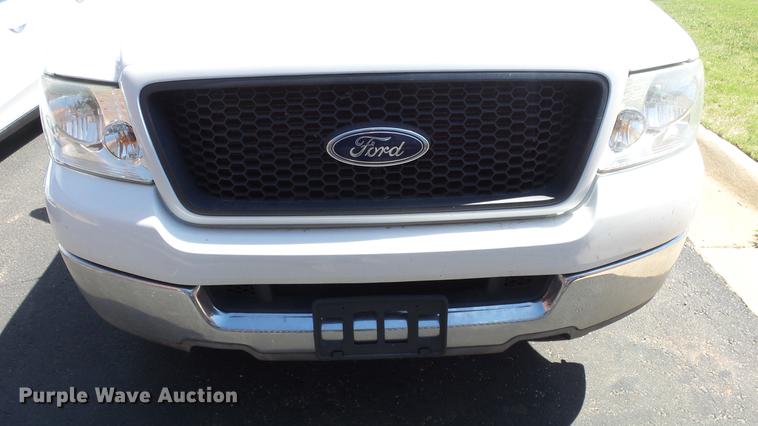 image for item EX9235 2004 Ford F150 SuperCab pickup truck