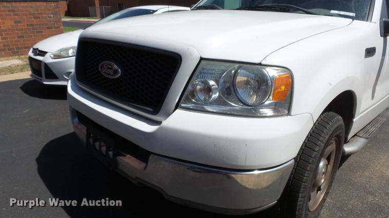 image for item EX9235 2004 Ford F150 SuperCab pickup truck