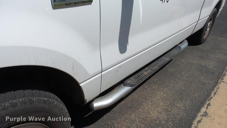 image for item EX9235 2004 Ford F150 SuperCab pickup truck