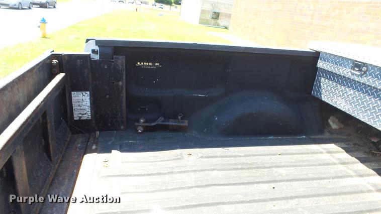 image for item EX9235 2004 Ford F150 SuperCab pickup truck