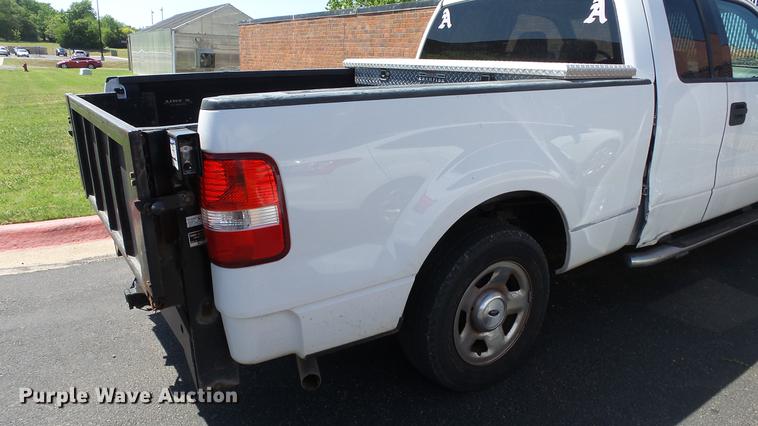 image for item EX9235 2004 Ford F150 SuperCab pickup truck