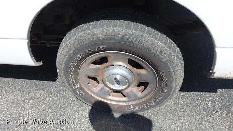 image for item EX9235 2004 Ford F150 SuperCab pickup truck