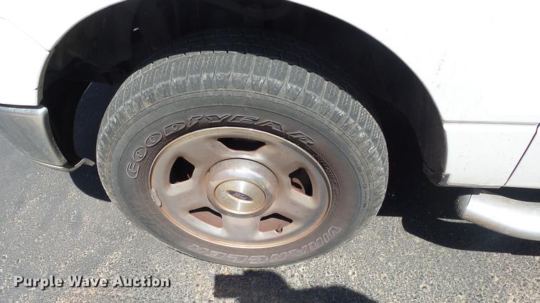 image for item EX9235 2004 Ford F150 SuperCab pickup truck