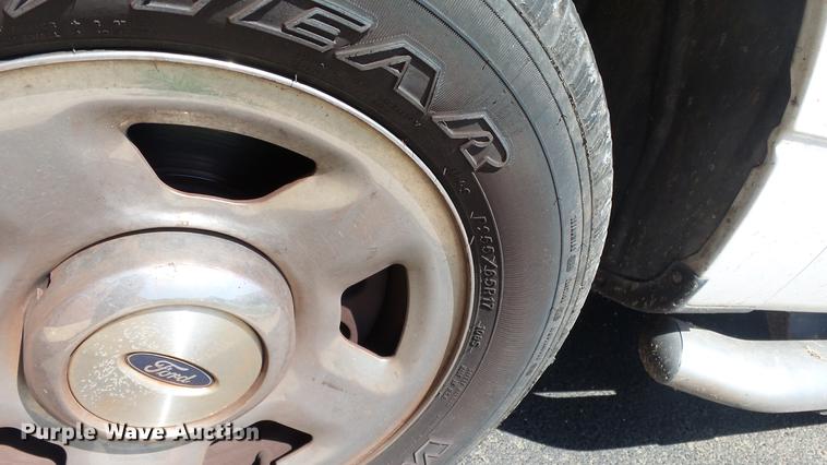 image for item EX9235 2004 Ford F150 SuperCab pickup truck