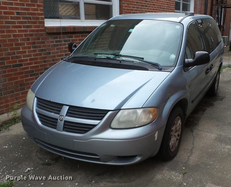 image for item G1120 2005 Dodge Grand Caravan SE van