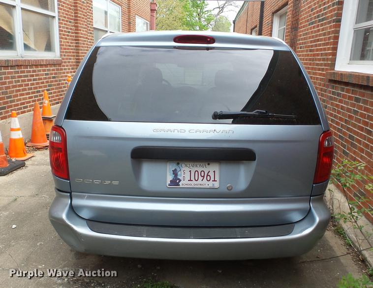 image for item G1120 2005 Dodge Grand Caravan SE van