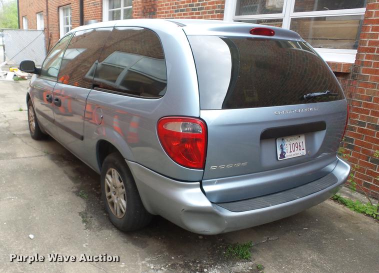 image for item G1120 2005 Dodge Grand Caravan SE van