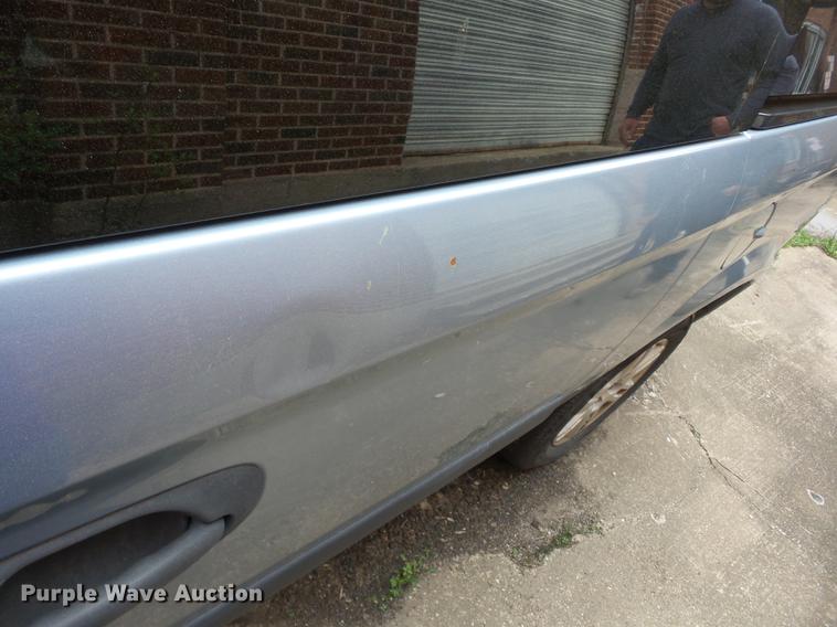 image for item G1120 2005 Dodge Grand Caravan SE van