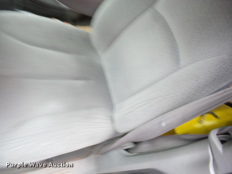 image for item G1120 2005 Dodge Grand Caravan SE van