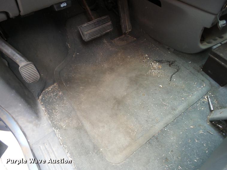 image for item G1120 2005 Dodge Grand Caravan SE van