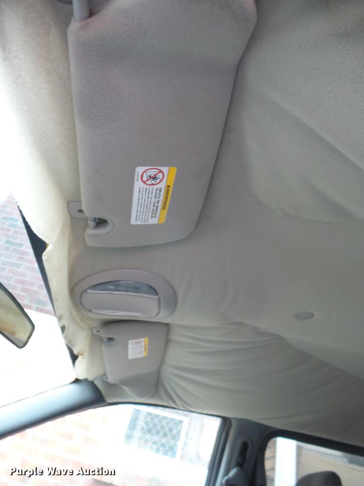 image for item G1120 2005 Dodge Grand Caravan SE van