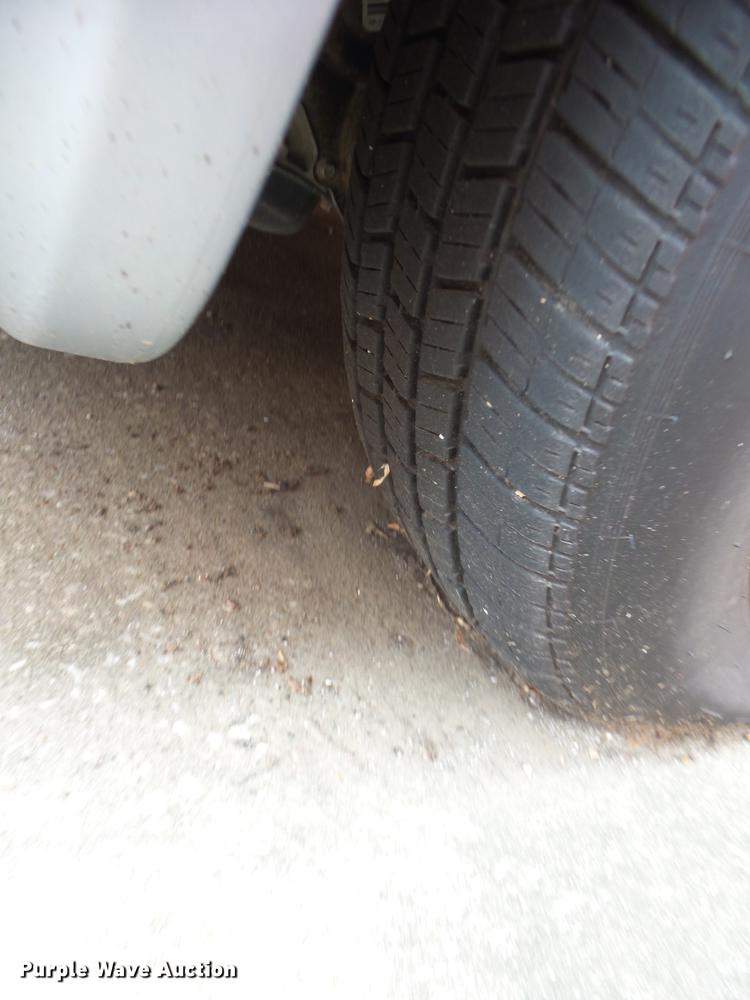 image for item G1120 2005 Dodge Grand Caravan SE van