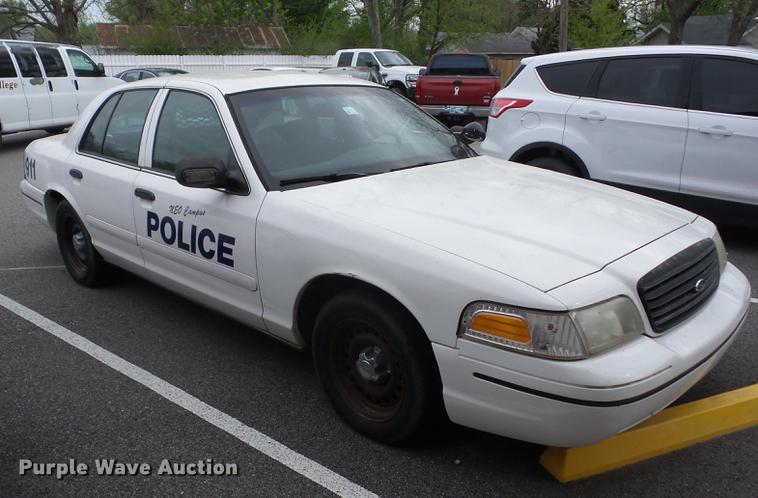 image for item G1121 2000 Ford Crown Victoria Police Interceptor