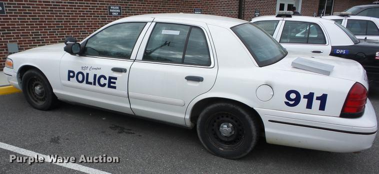 image for item G1121 2000 Ford Crown Victoria Police Interceptor