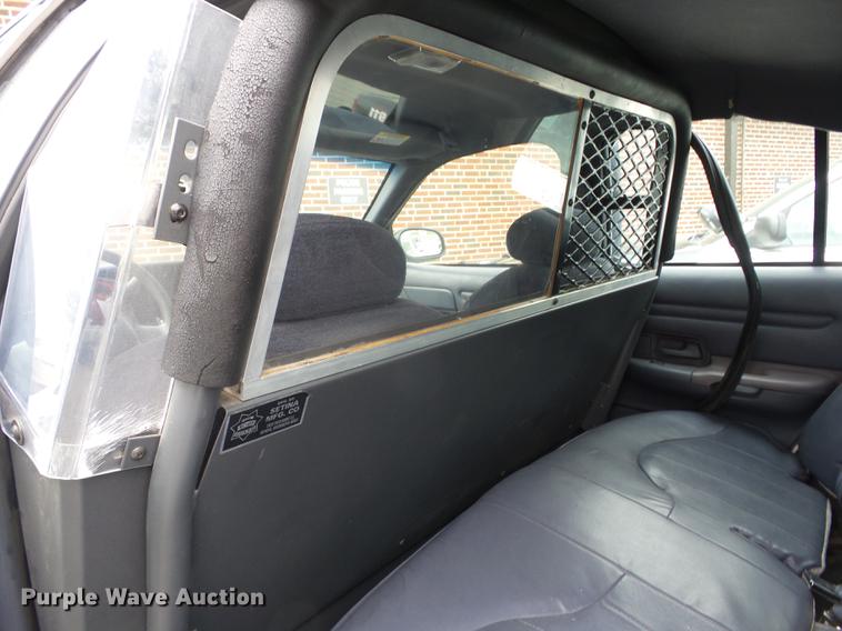 image for item G1121 2000 Ford Crown Victoria Police Interceptor